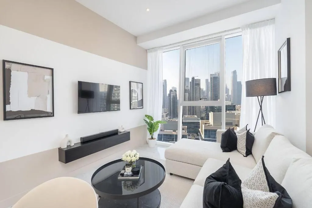 Apartment Exquisite Stay In Downtown Burj Khalifa Views With Stunning Pool Dubai