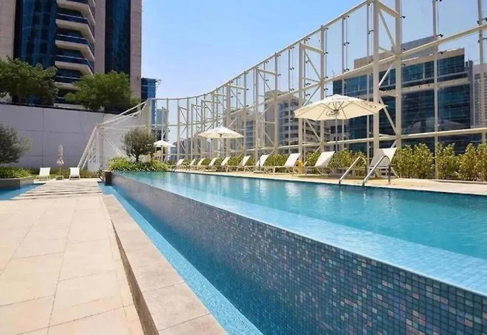 Exquisite Stay In Downtown Burj Khalifa Views With Stunning Pool Dubai Apartment
